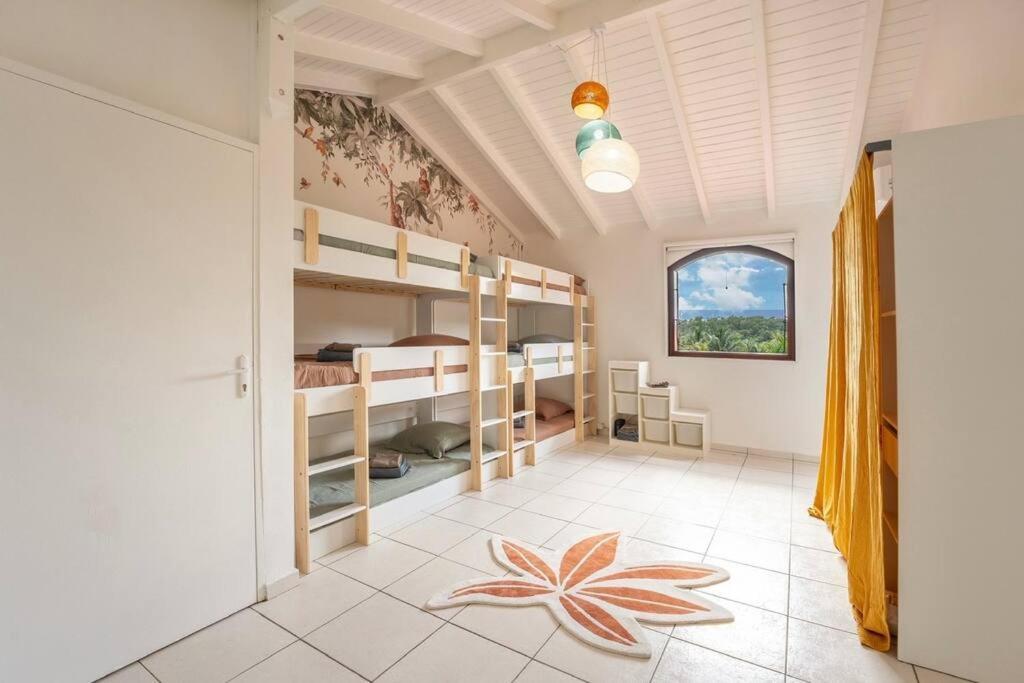 Spacieuse Villa Corossol Avec Piscine Et Jeux Exterieurs لو جوسيير المظهر الخارجي الصورة