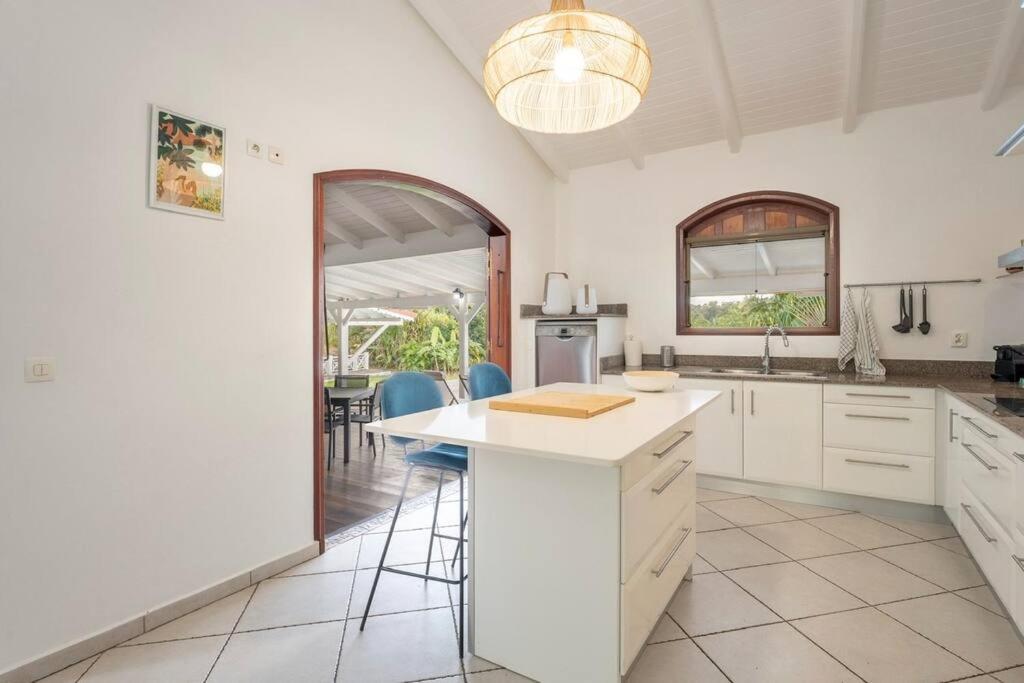 Spacieuse Villa Corossol Avec Piscine Et Jeux Exterieurs لو جوسيير المظهر الخارجي الصورة